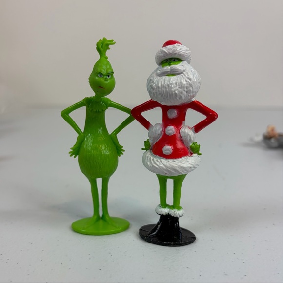 The Grinch Other - The Grinch Christmas PVC Plastic Toy Figurine lot of 2 Cake Topper Toys